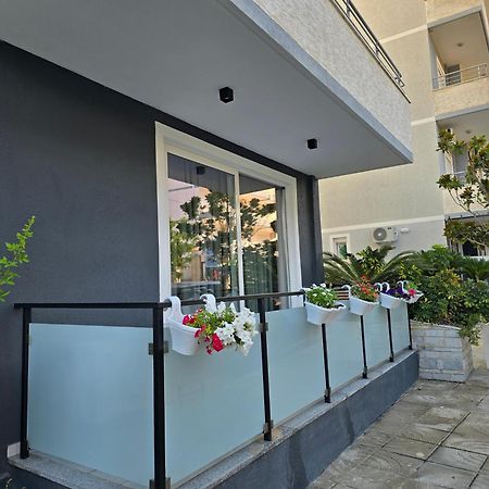 F&J Hotel Sarande Bagian luar foto