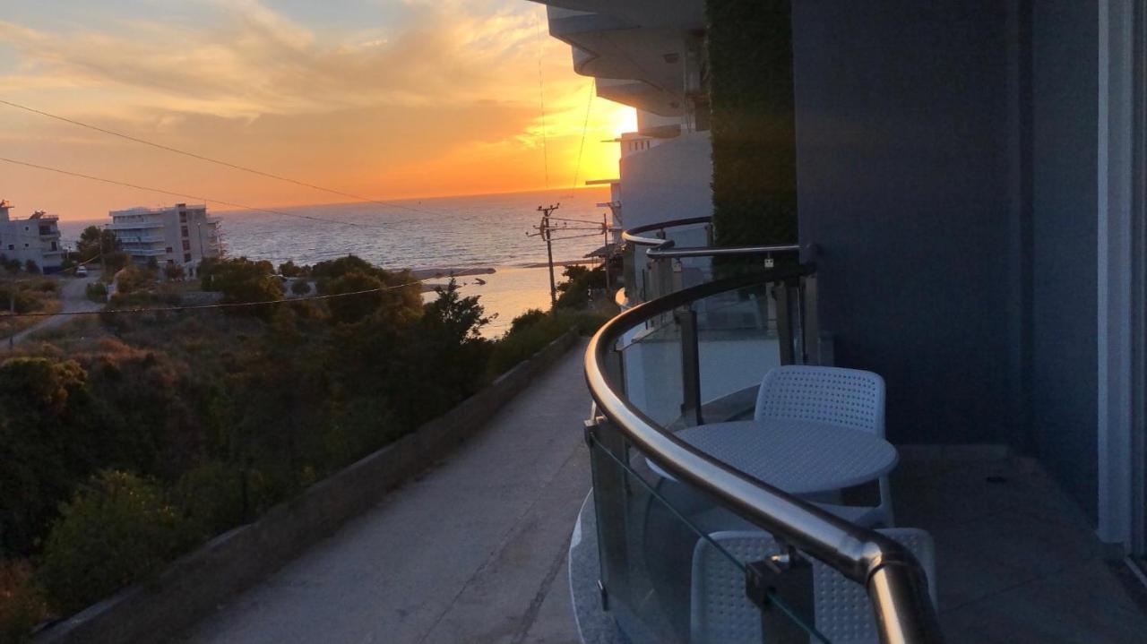 F&J Hotel Sarande Bagian luar foto